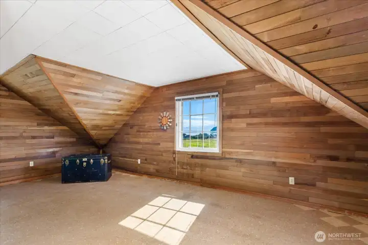 Another view of this large upstairs room. Another view of this large upstairs room.