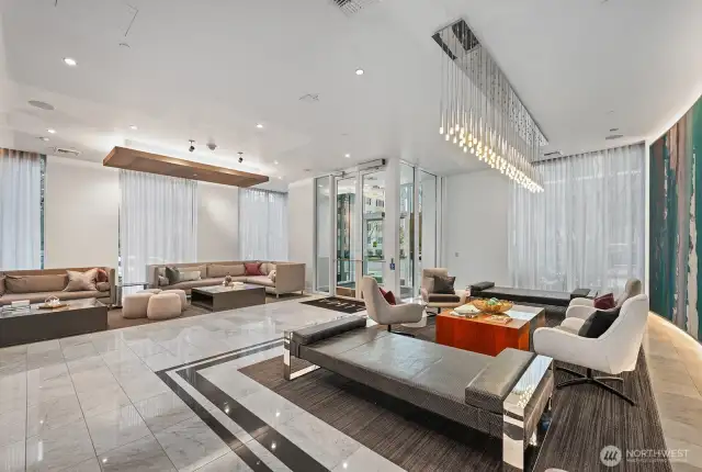 Old Seattle Glamour, Concierge Entry