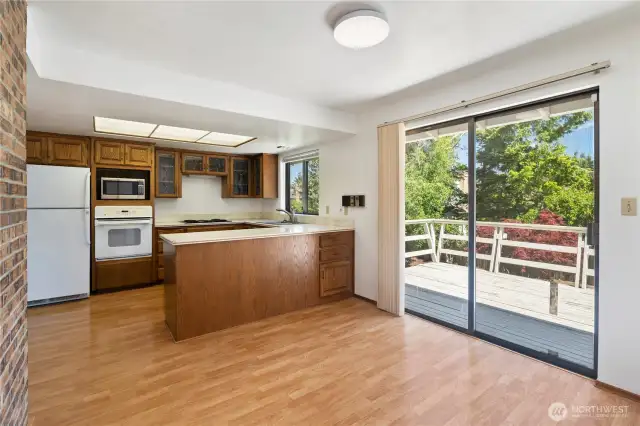 Kitchen w/eating area