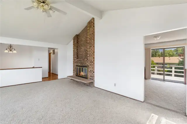 Main living w/vaulted ceilings