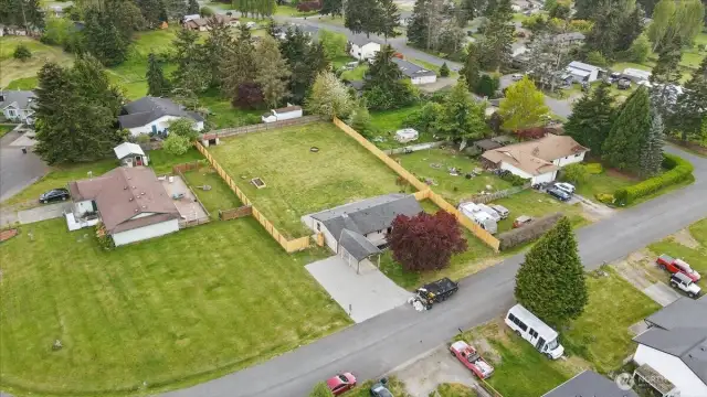 Large yard fully fenced