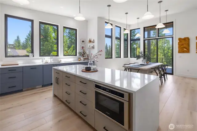 Generous island in kitchen.
