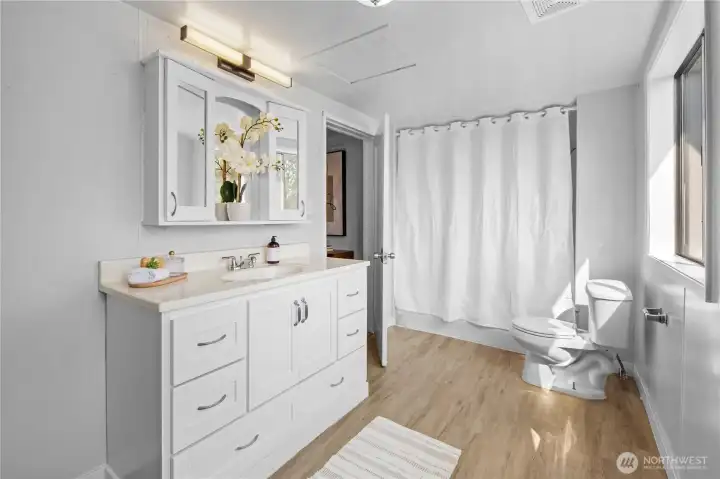 Full bathroom on second floor