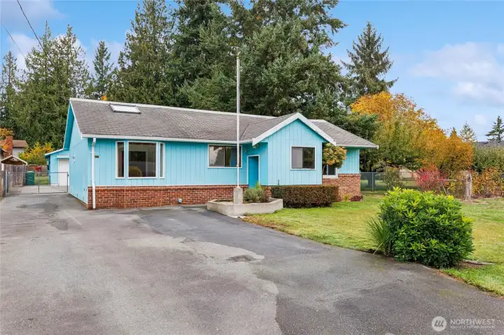 Large driveway entrance