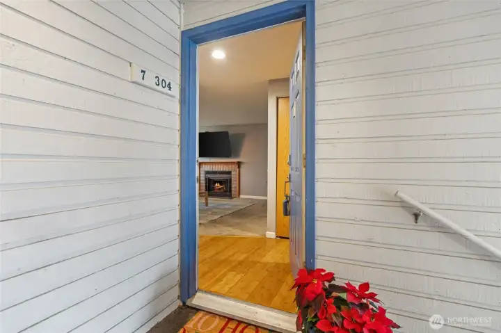 Step inside this adorable and inviting 1-bedroom condo