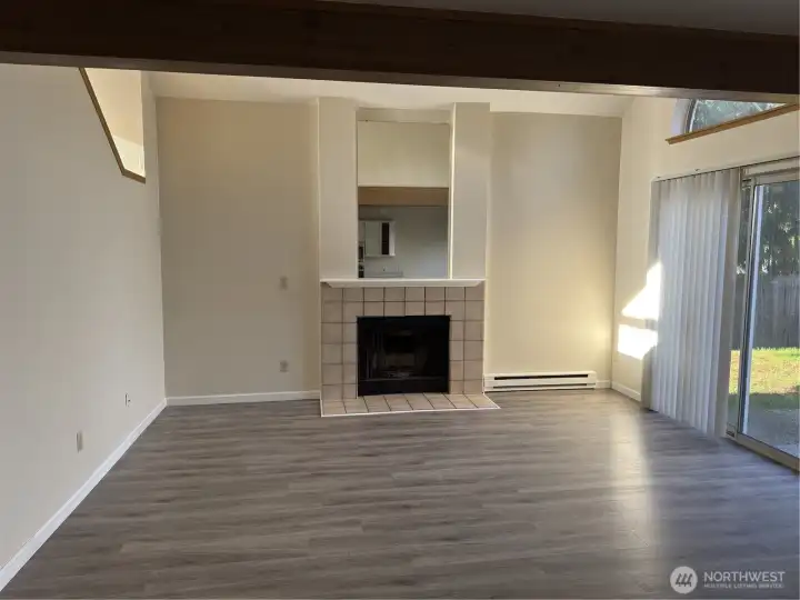 Living Room (Vacant)