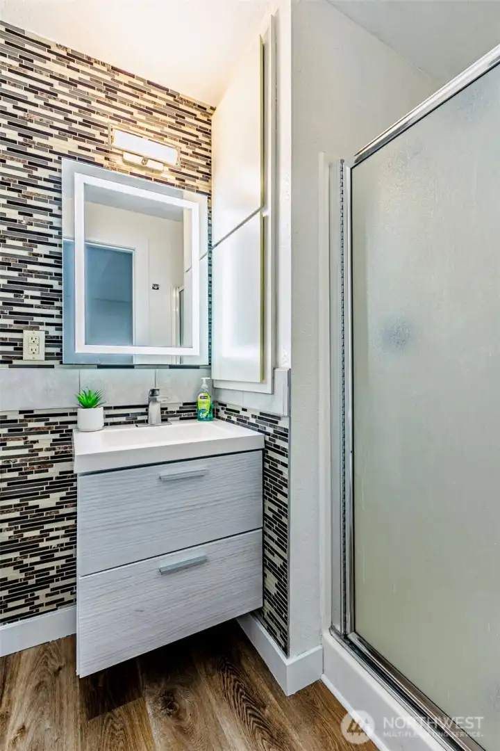 Master en suite bathroom.