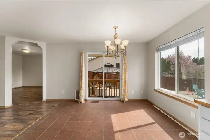 Slider to large fenced yard