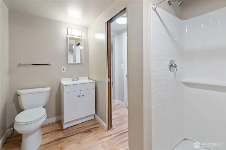 Suite bathroom