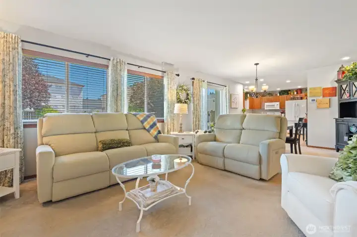 Look at the large windows and natural light Look at the large windows and natural light