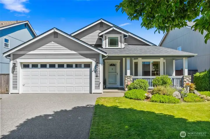 Every inch of this rambler in Stonegate has been beautifully updated Every inch of this rambler in Stonegate has been beautifully updated