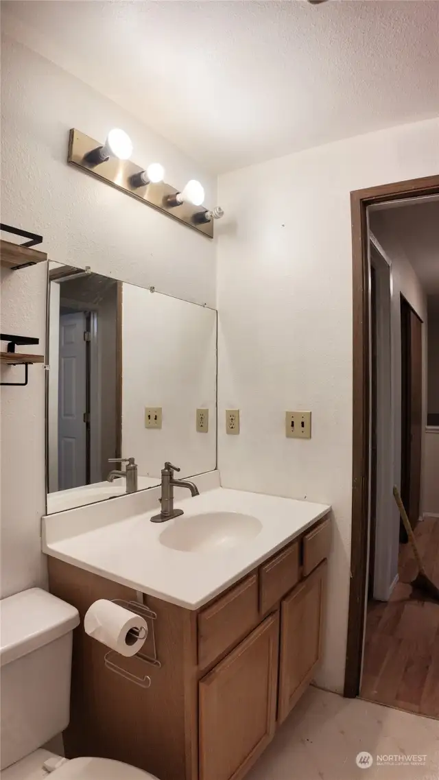 upper level bathroom