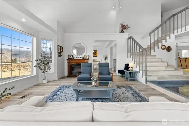 Living Room & Staircase views
