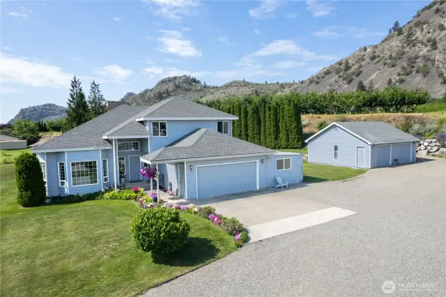Spacious property, paved drive
