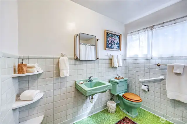 Full bathroom