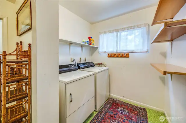 Washer and dryer stay