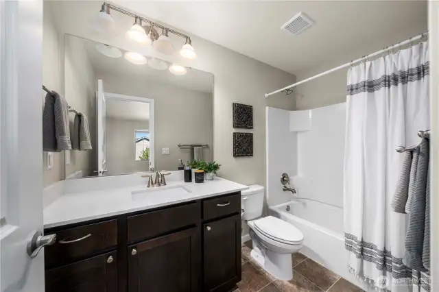 2nd full bathroom upstairs with tub/shower combo.