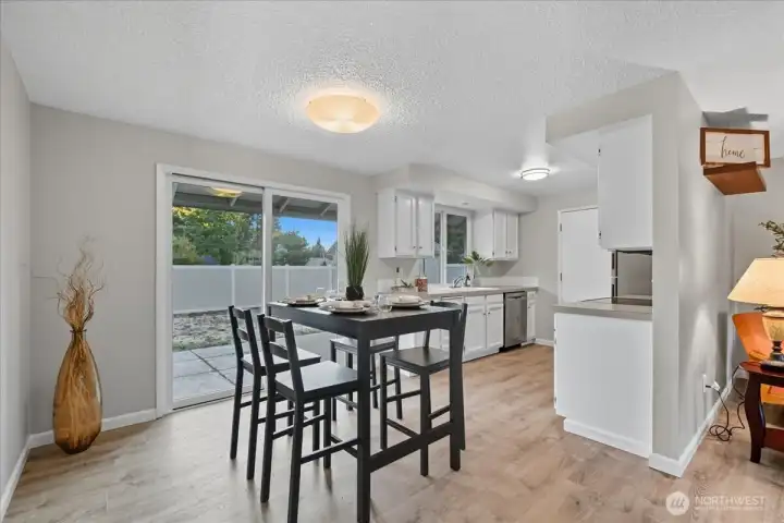 Dining Area & Kithen