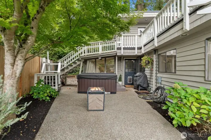 Patio off dining with access to deck