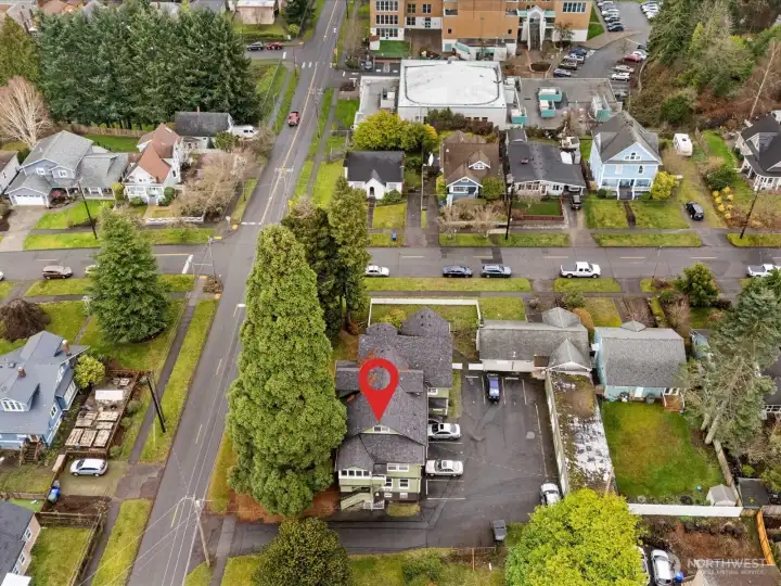 Desirable location - quiet neighborhood conveniently located near downtown Everett.