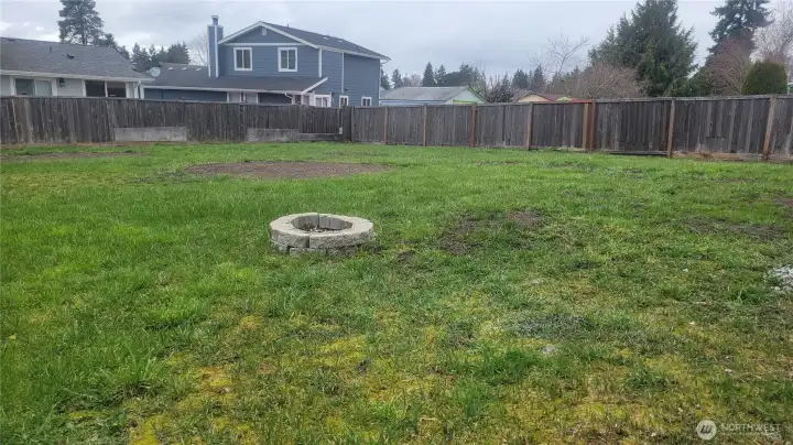 Large Fenced Back yard