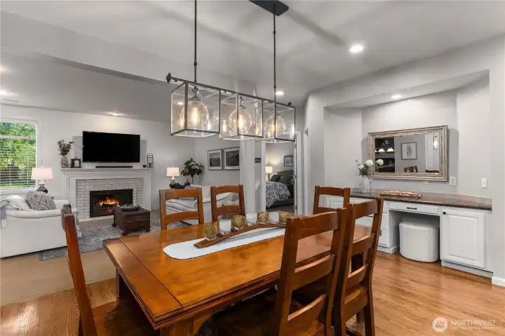 Functional kitchen w/ eating space and integrated desk