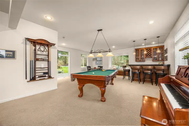 Great Room - Piano, billiards table, & dart board stay with the house!