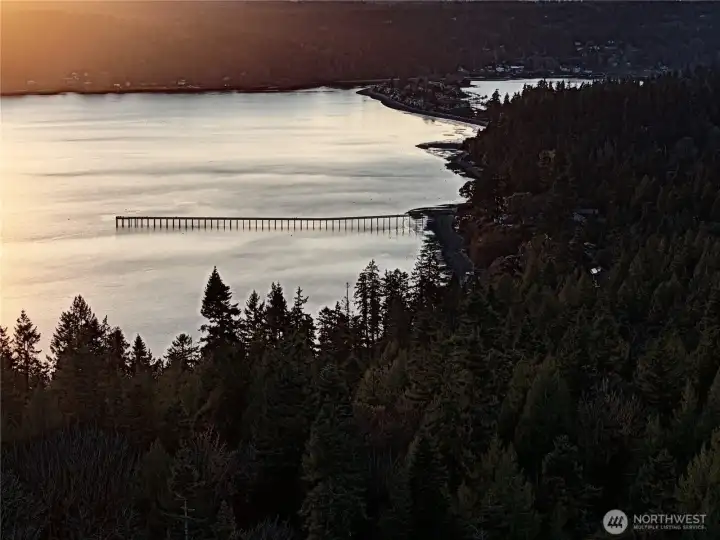 A short drive to Indianola dock, beach, store, post office.