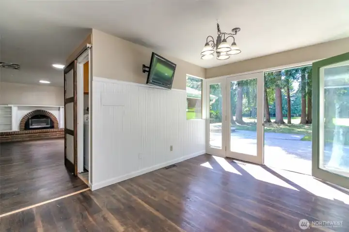 Eating area off of kitchen with patio access. Eating area off of kitchen with patio access.