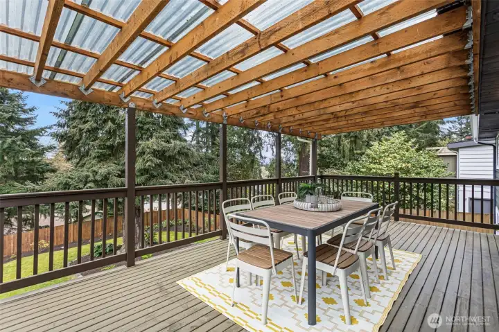 Spacious covered deck