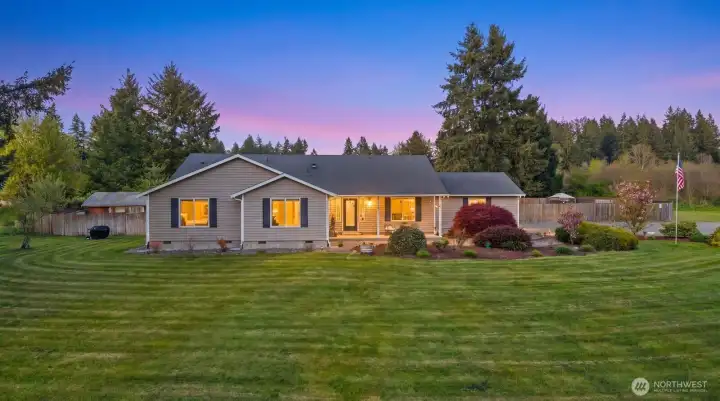 Welcome to your private retreat in Roy, Wa!