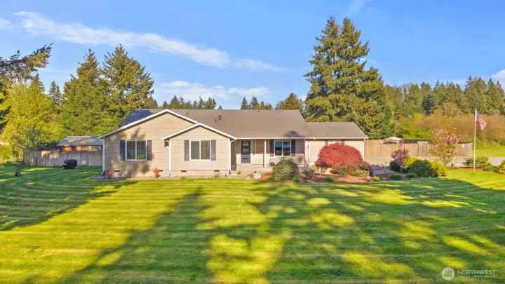 Welcome to your private retreat in Roy, Wa!