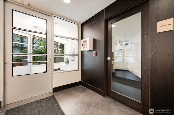 A meeting room located in the south tower lobby when you need a private space. A meeting room located in the south tower lobby when you need a private space.