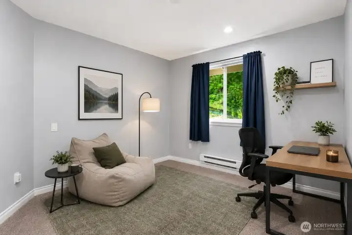 3rd bedroom - virtually stage