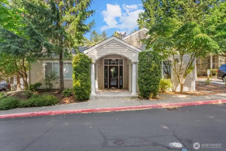 Club house in walking distance