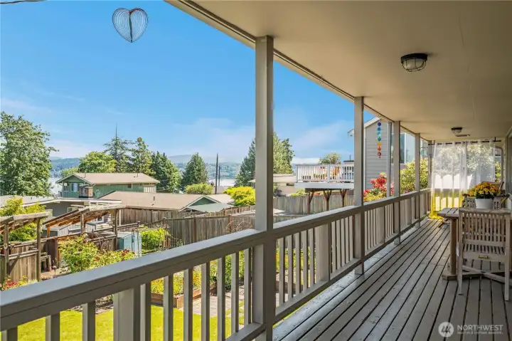 An outdoor space you'll use in every season.