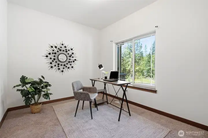 Office or bonus room right off the front hallway