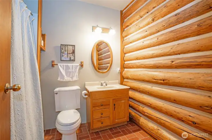 Full bath on main
