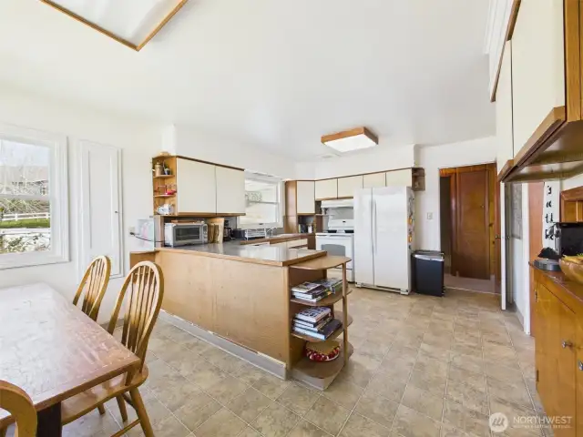 EATING AREA - Kitchen Beyond