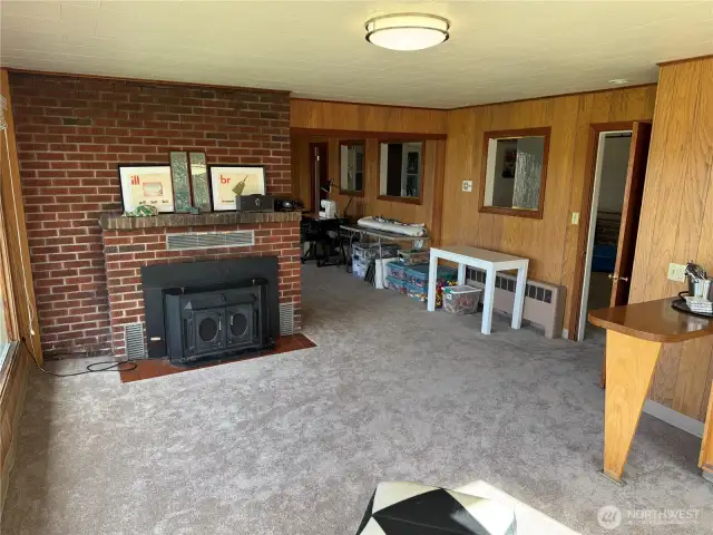 LOWER FAMILY RM - Looking towards OFFCE