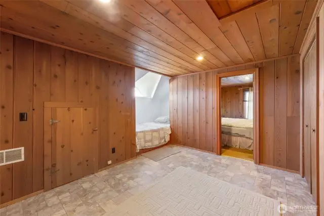 Extra room upstairs