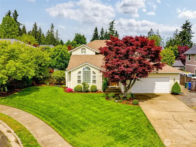 Home located on a cul-de-sac with an expansive 49 ft. driveway.