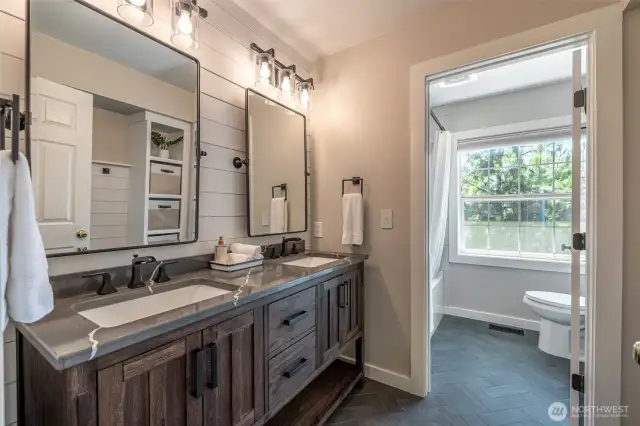 2nd Floor Fully Remodeled Bathroom