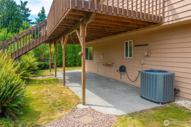 Keep cool in the summer months with A/C.