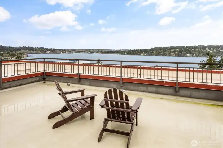 Gorgeous views of Lake Washington from your community rooftop deck!