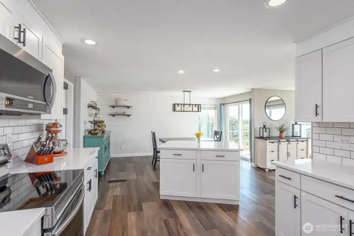 Light colors make the most of the natural light