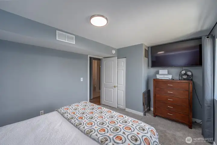 Very Large- Great space for guests!