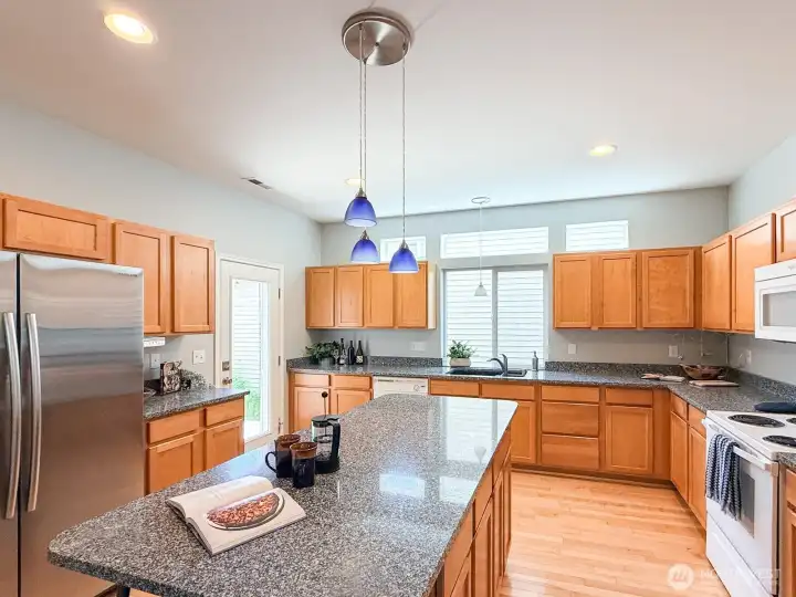 Eat-In Kitchen
