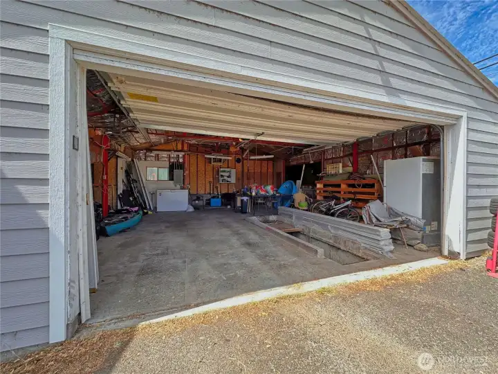 Detached 2-car garage with below ground storage