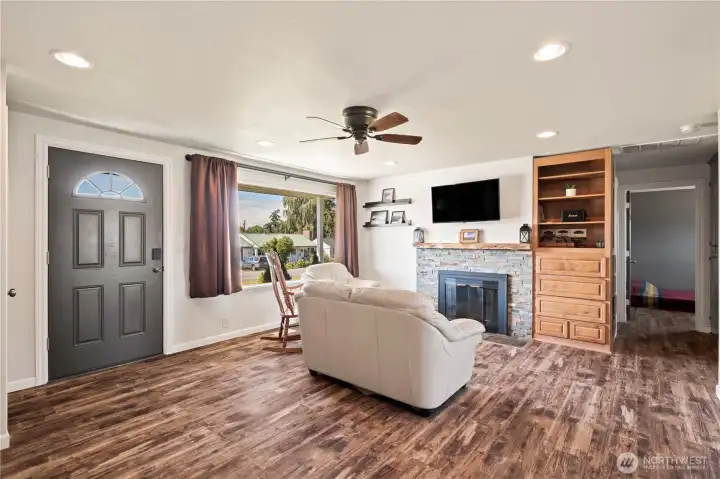 Upon entering the home you will find a spacious, inviting, living area. And look at those beautiful floors! Upon entering the home you will find a spacious, inviting, living area. And look at those beautiful floors!
